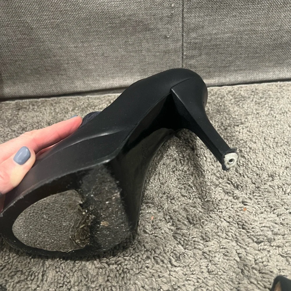 Fendi Women's Navy Blue Platform Heels - Picture 4 of 6